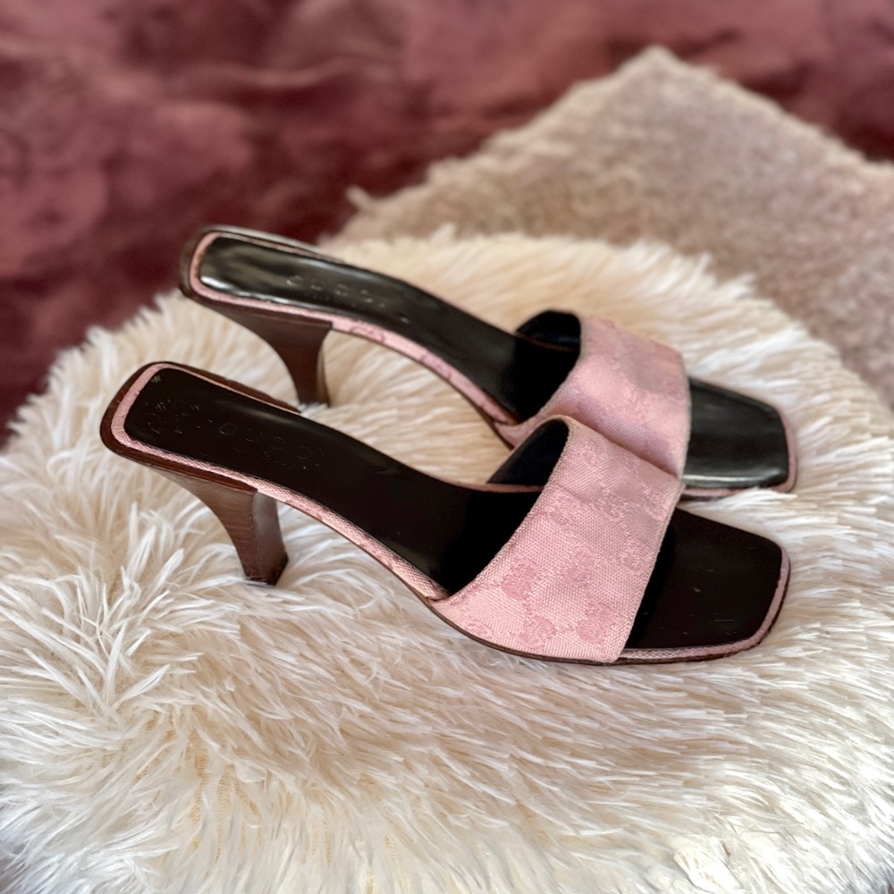 Authentic Gucci Monogram Pink Heels